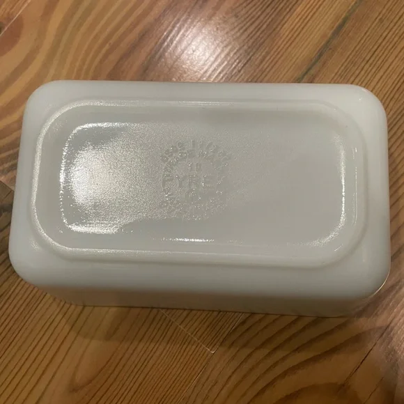 SOLD Pyrex Early American 0502 1 1/2 Pt Fridgie Fridge Rectangle Storage 502 - Picture 4 of 14
